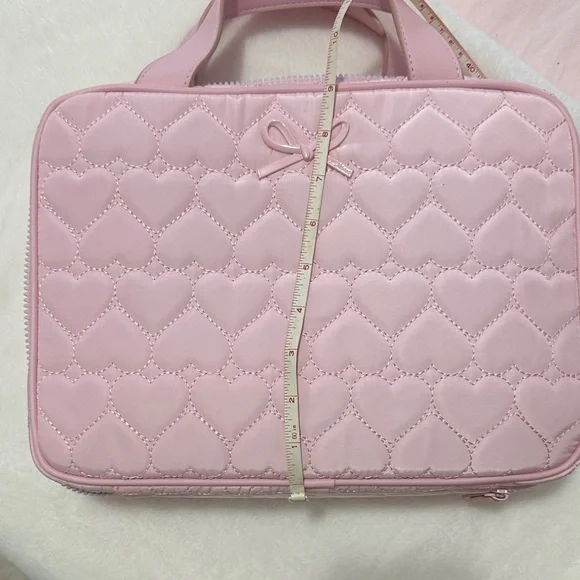 Betsey Johnson Pink Quilted Makeup Bag - Picture 4 of 10